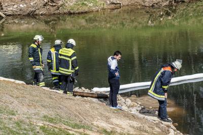 Weinstadt-Endersbach: Gewaesserverunreinigung sorgt fuer Feuerwehreinsatz