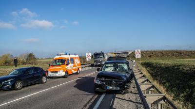 Sindelfingen-Maichingen: Schwerer Unfall sort fuer Vollsperrung im Berufsverkehr - zwei schwer Verletzte
