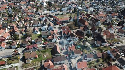 DROHNENBILDER! Urbach: 1 Toter - Gebaeude in Vollbrand - mehrere Verletzte, 1 Person vermisst - Rettungshubschrauber im Einsatz