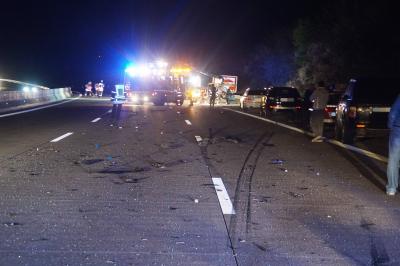 Ettlingen: Toedlicher Verkehrsunfall mit drei Fahrzeugen