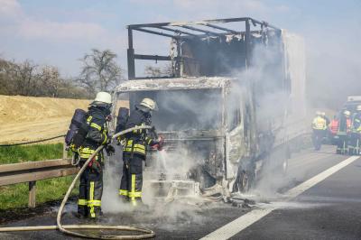 Kirchheim/ A8: LKW brannte auf dem Standstreifen