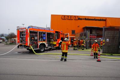 Uhingen: Brand in Baumarkt