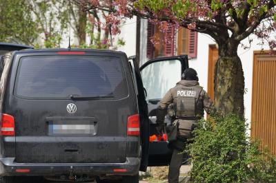 Dettingen Teck: SEK Einsatz in Asylbewerberheim - 1 Verletzte Person