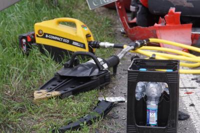 Vaihingen-Enz: schwerer Verkehrsunfall auf der B10 mit mehreren Fahrzeugen -  Verletzte Personen