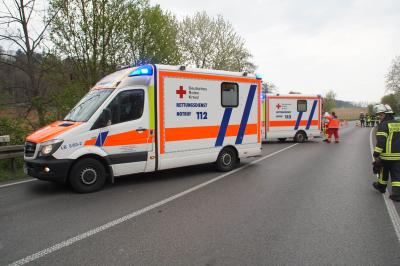 Vaihingen-Enz: schwerer Verkehrsunfall auf der B10 mit mehreren Fahrzeugen -  Verletzte Personen
