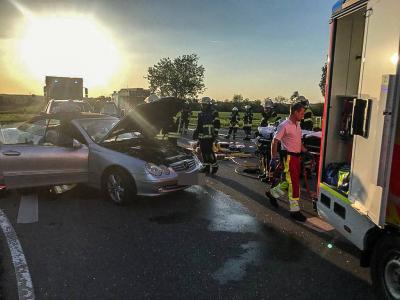 Gaeufelden: Vorfahrtsverletzungen fordert zwei verletzte Personen