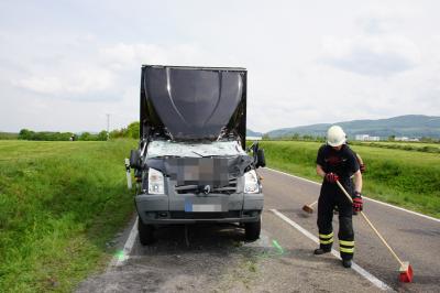 Ursenwang: LKW prallt auf Traktorgespann - 1 Person verletzt