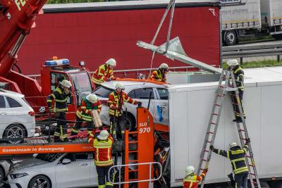 Wendlingen: Stundenlange Sperrung nach Lkw-Auffahrunfall