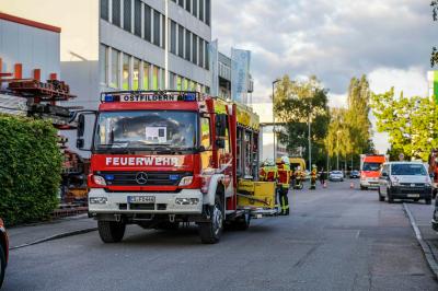 Ostfildern-Kemnat: Unbekannter Geruch bei Firmengebaeude - angrezendes Gebaeude evakuiert