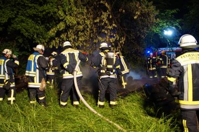 Kirchheim: Holzstapel in Brand geraten