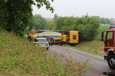 Weiler zum Stein: VU mit umgekippten Betonmischer