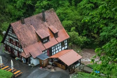 Welzheim: Wassermassen der Wieslauf bedrohen die Klingenmuehle