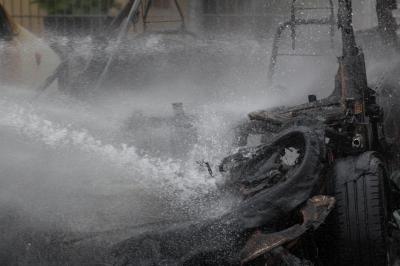 Auenwald: Drei Elektro-Autos abgebrannt