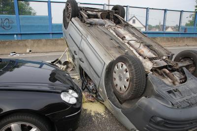 Neckartenzlingen: Horrorunfall auf der B312 mit 8 Verletzten