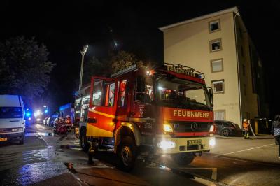 Ostfildern-Parksiedlung: Rauch im Treppenhaus eines Mehrfamilienhauses sorgt fuer Feuerwehreinsatz