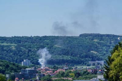 Esslingen-Pliensauvorstadt: Wohnungsvollbrand in Mehrfamilienhaus 