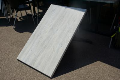 Hochdorf: Pkw landet im EiscafÃ©