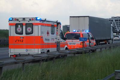 Flughafen Stuttgart/A8: Schwerer Verkehrsunfall