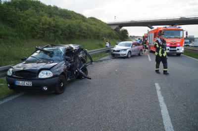 Flughafen Stuttgart/A8: Schwerer Verkehrsunfall