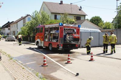 Nuertingen: Beim Unkrautvernichten Schuppen in Brand gesetzt