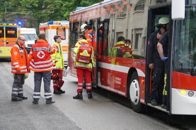 Pforzheim: Wohnungsbrand in der Pforzheimer Oststadt - sieben teils schwer Verletzte