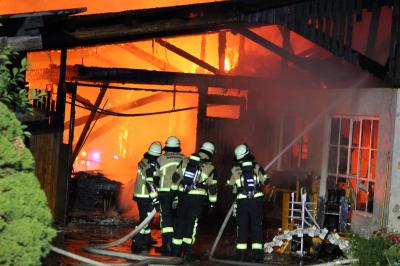 Marbach-Rielingshausen: Schreinerei im Vollbrand 