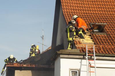 Lenningen-Oberlenningen: Wohnunghausbrand fordert die Feuerwehr 