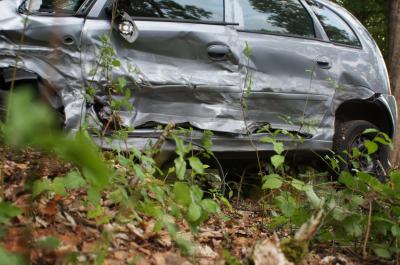 Dettenhausen: Frontalunfall zwischen zwei Pkw 