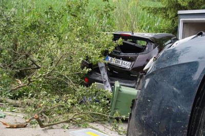Freiberg am Neckar: Schwerer VU - PKW fluechtet nach Unfall mit Radfahrer