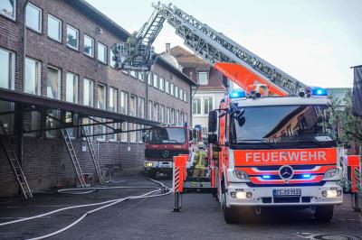 Esslingen-Oberesslingen: Absauganlage einer Firma brannte und sorgte fuer eine starke Rauchentwicklung