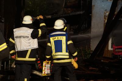 Goeppingen : Brand einer Scheune in der Innenstadt - Feuerwehr im Grosseinsatz 