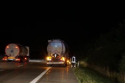 Gruibingen: Promille fahrt endet im Totalschaden auf der A8