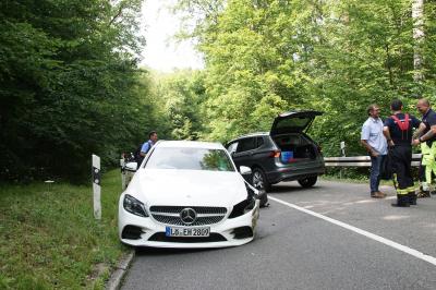 Stuttgart-West :2 Verletzte nach Frontzusammenstoss auf der Bergheimer Steige. 
