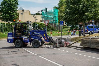 Esslingen: Pulverwiesenbruecke einsturzgefaehrdet: THW erstellt seit Samstag eine Behelfsbruecke