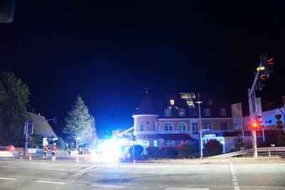 Bad Ditzenbach: Klimaanlage brennt auf Dach - Feuerwehr verhindert schlimmeres