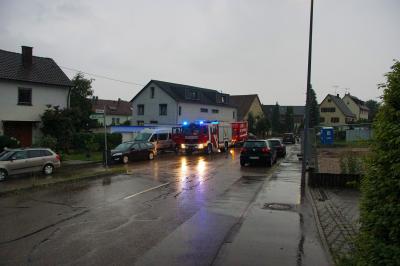 Neckartailfingen: Feuerwehr liefert Sandsaecke als Hochwasserschutz