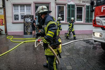 Schorndorf: Schwelbrand im Boden durch Ascheeimer in Shisha Bar