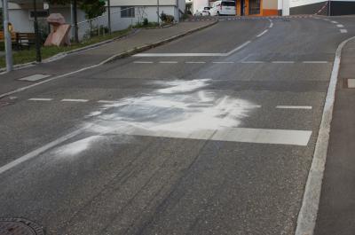 Grossbettlingen unbekannte Substanz auf der Strasse