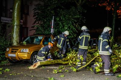 Waiblingen: Unwetter ueber dem Rems-Murr-Kreis - Feuerwehr bei vielen Sturmeinsaetzen gefordert
