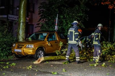 Waiblingen: Unwetter ueber dem Rems-Murr-Kreis - Feuerwehr bei vielen Sturmeinsaetzen gefordert