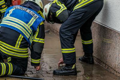 Korb: Unwetter laesst Keller der Volksbank vollaufen