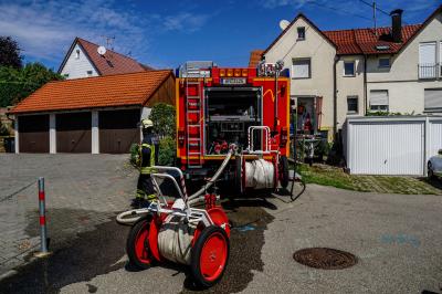 Winnenden-Hertmannsweiler: Fahrzeugbrand an einem Wohnhaus 