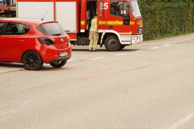 Muehlacker-Lomersheim: Verkehrsunfall zweier Pkw im Kreuzungsbereich mit Pkw auf Seite - mehrere Verletzte Personen
