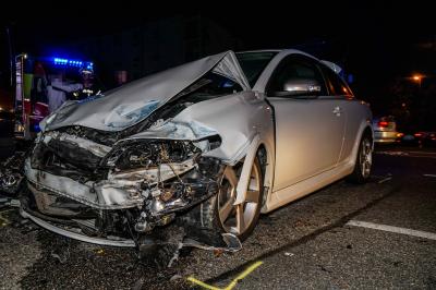 Plochingen: Transporter nimmt Volvo die Vorfahrt â€“ mehrere Verletzte