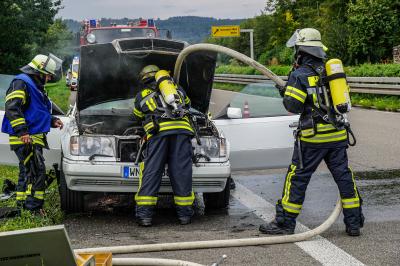 Schorndorf: Fahrzeugbrand sorgt fuer Vollsperrung der B29