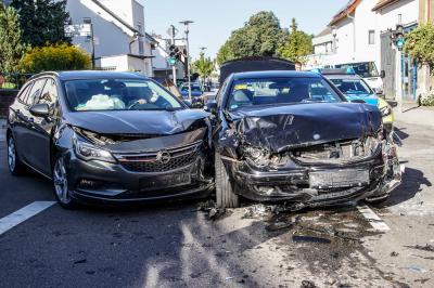 Weil im Schoenbuch: Linienbus in Unfall verwickelt