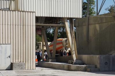 Goeppingen: Mann bei Arbeitsunfall verletzt - Feuerwehr rettet Arbeiter aus Betongmischer
