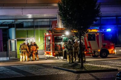 Esslingen-Sirnau: Naechtlicher Brand bei der Firma Moebel Rieger