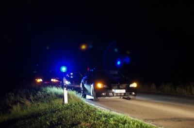 Grossbettlingen: Defekter Reifen nach Bordsteintreffer loest Feuerwehreinsatz aus