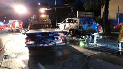 Backnang: Fahrzeugbrand waehrend dem Feuerwehrfest 